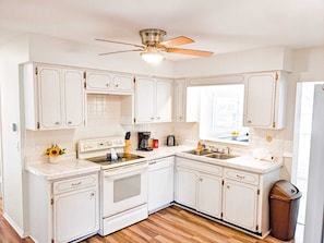 Kitchen amenities:Refrigerator, Dishwasher, Microwave, Oven/Stove and many more.