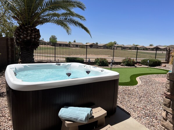 Outdoor spa tub