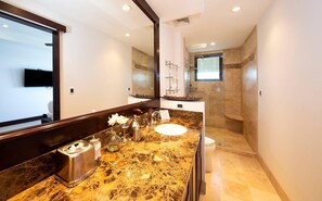 Double sink at Bathroom