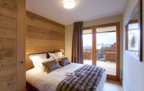 Drift to sleep in a comfortable Double bed.
