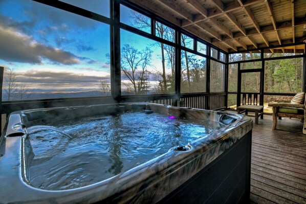 Indoor spa tub