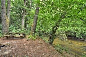 Outdoor Picnic Table with Peaceful Creek Views