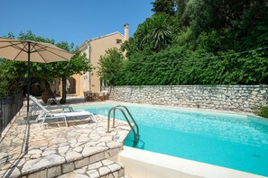 Building Exterior, Outdoor, Pool