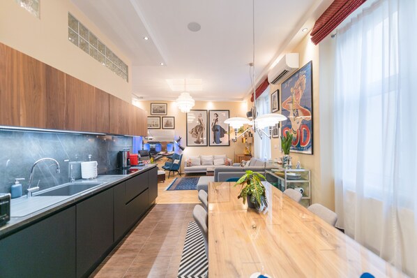 Private kitchen
