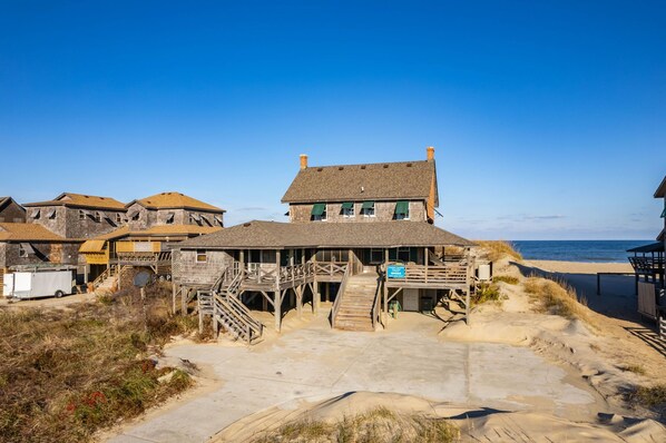 NH324:Fred Wood Cottage | Oceanfront with ocean views