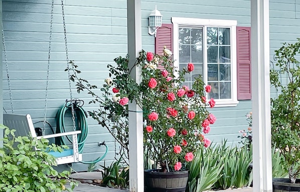 Rose Oak Ranch features roses and oak trees, hence the name.