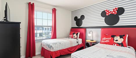 Mickey & Minnie