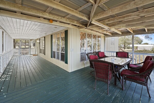 Outdoor dining