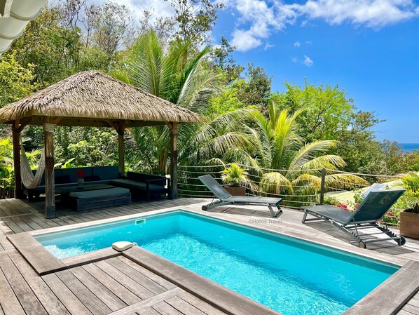 La villa Corali adossée à la forêt tropicale