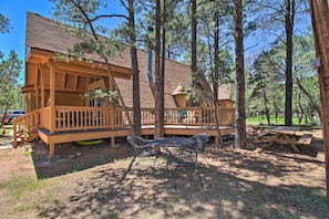 Cabin Exterior | Deck