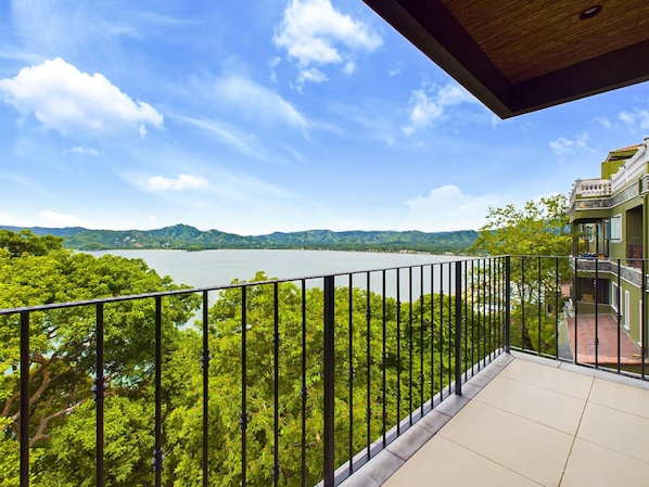Enjoy your stay even more with this stunning ocean view