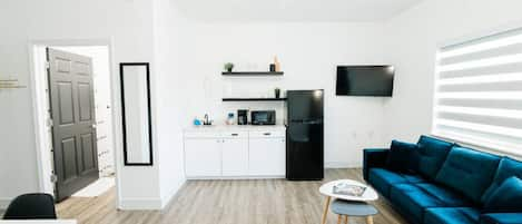 Living Room/Kitchenette