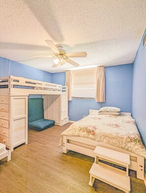 Bedroom#2:1 double size bed,1 Twin size bed(bunk bed style), 1 toddler size bed 