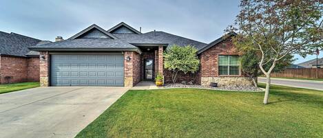 Lubbock Vacation Rental | 4BR | 2BA | 1,987 Sq Ft | Step-Free Access