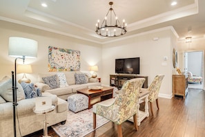 Living Room | Smart TV | Free WiFi