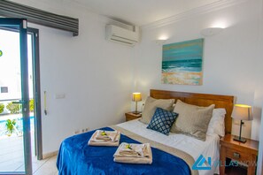 223 - Villa Ventura - Master Bedding 