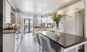 Large kitchen family room