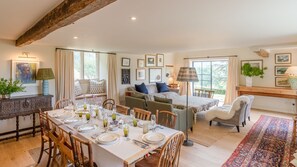 Dining and Living Area, Locks Cottage, Bolthole Retreats