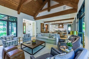 Great Room &amp; Fireplace