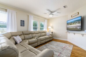 Living Room with plenty of seating. 