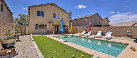 Maricopa Vacation Rental | 3BR | 2.5BA | Steps Required to Access All Bedrooms