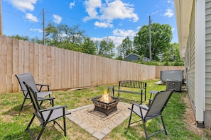 Backyard firepit - firewood and starter supplied.