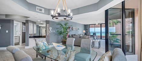 Dining area for six - surrounded by Gulf views!