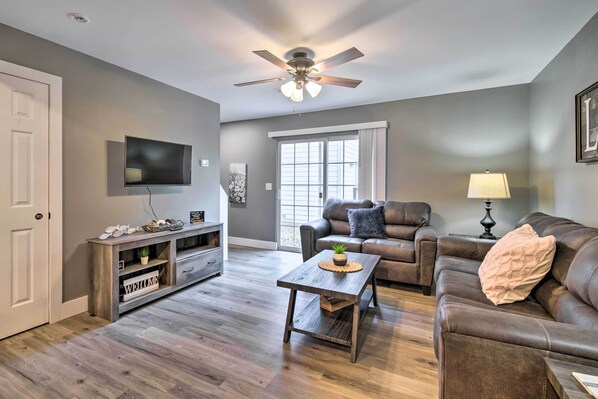 Kimberling City Vacation Rental | 2BR | 1.5BA | 1 Step to Enter | 1,100 Sq Ft