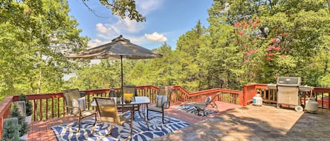 Mountain Home Vacation Rental | 3BR | 2 Full BA | 2 Half BA | 2 Steps to Enter