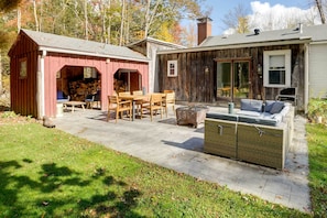 Deck | 3.5 Wooded Acres | Gas Grill | Firepit