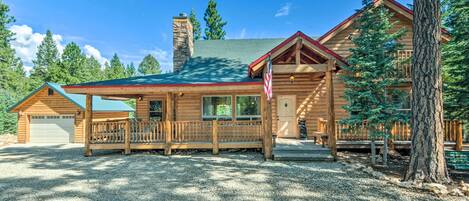 Duck Creek Valley Vacation Rental | 3BR | 2.5BA | Stairs Required | 2,100 Sq Ft