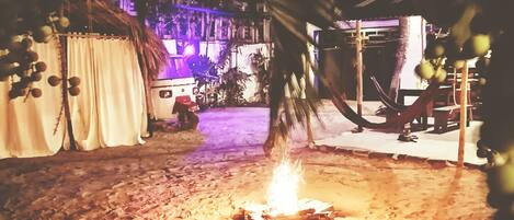Patio: enjoy romantic nights around the campfire