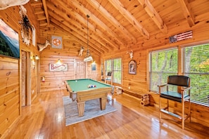 Mountain Wonderland's pool table