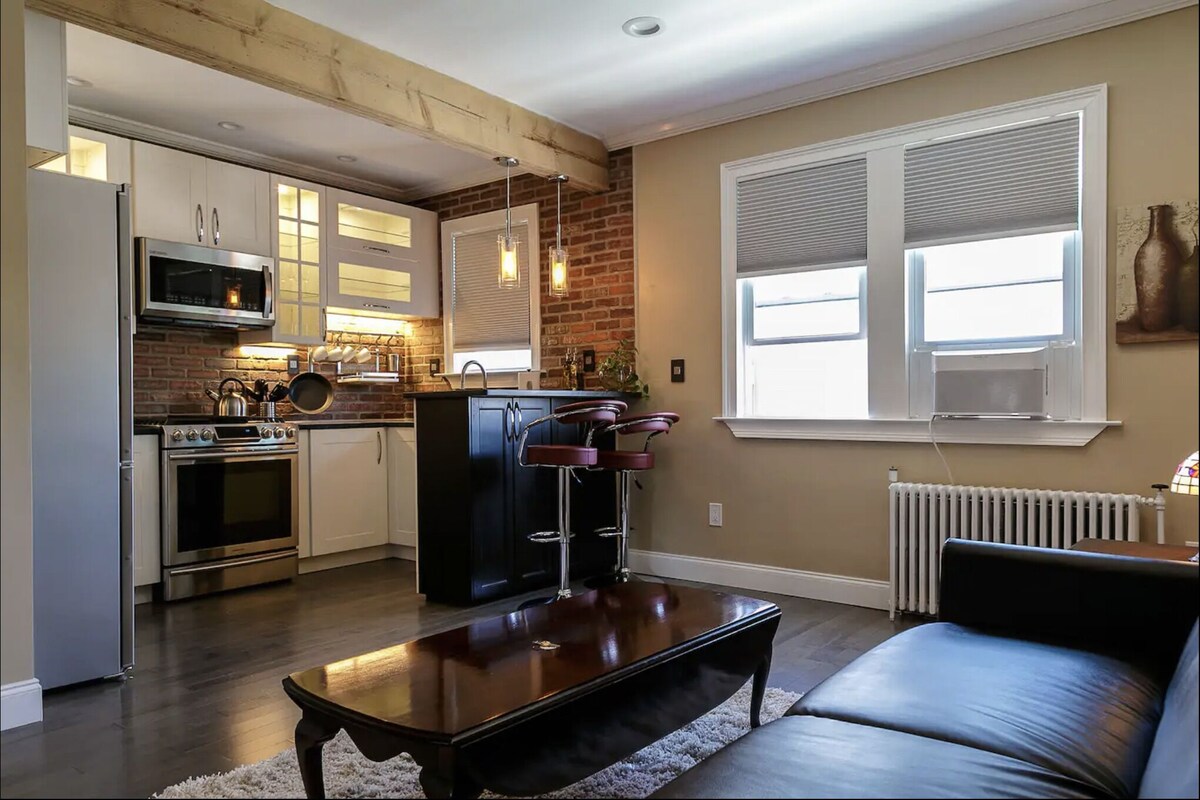 Luxe 1-Bedroom Loft Near Manhattan