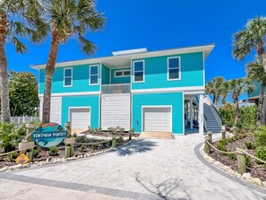 “Welcome to Tortuga Sunset—your island home awaits 🏡🌴”