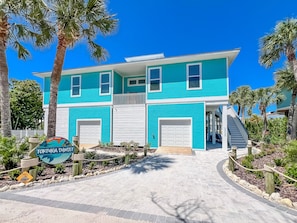 “Welcome to Tortuga Sunset—your island home awaits 🏡🌴”