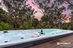 Hot Tub and Cold Plunge Pool