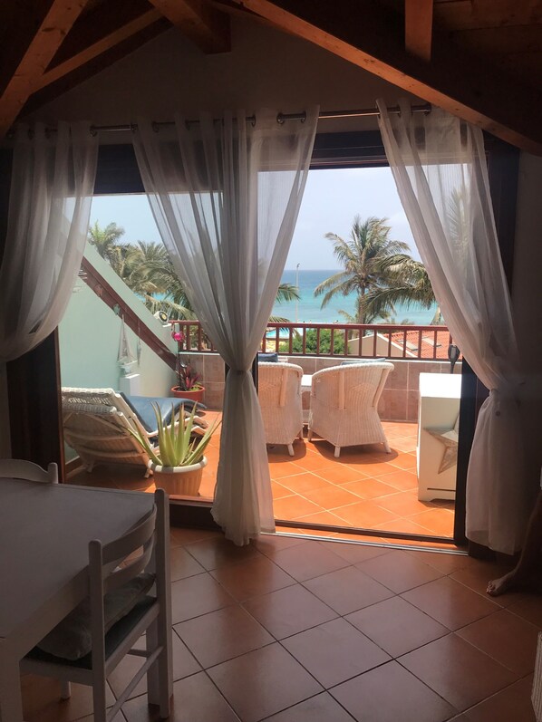 Balcony has sun all day!!
