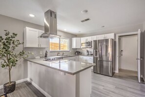 Modern Fully Equipped Kitchen