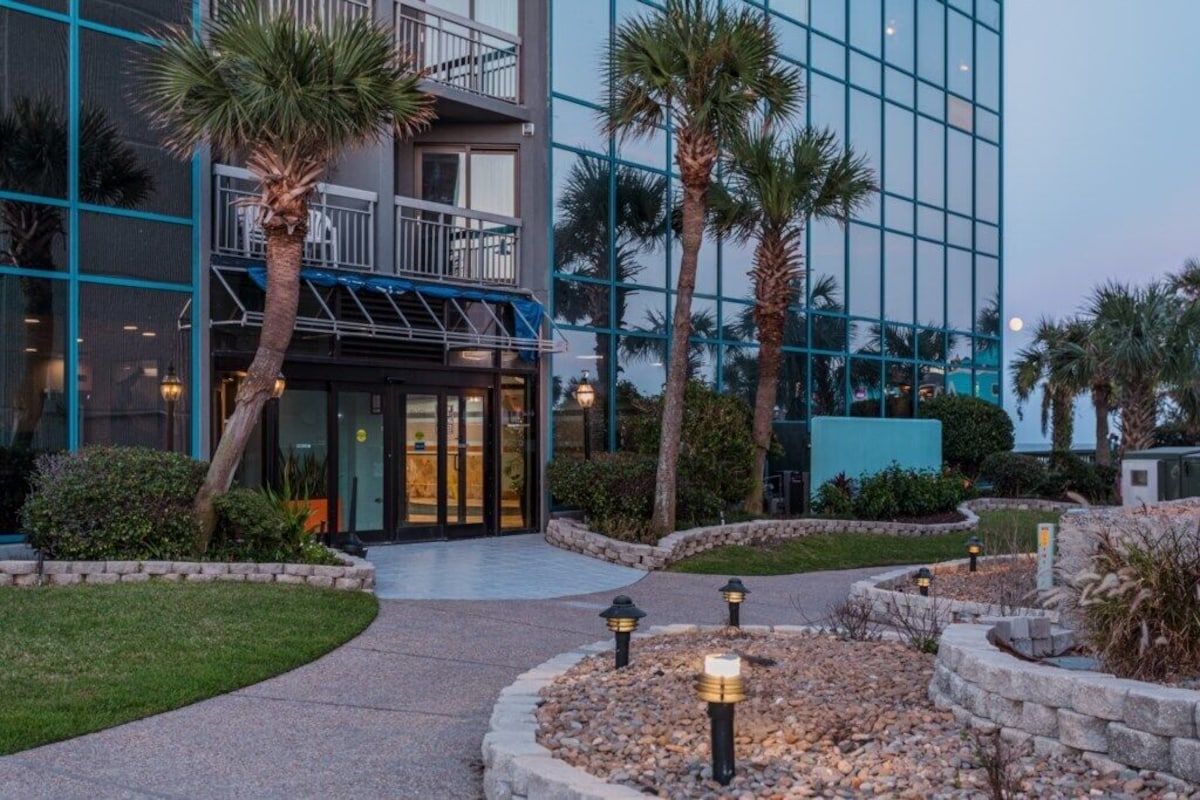 SeaGlass Tower™ – 1 Bedroom Standard – Limited View