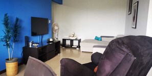 Sala principal con muy cómodos muebles