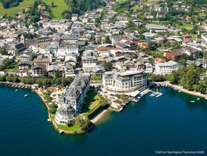 Water, Building, Water Resources, Azure, House, Urban Design, Coastal And Oceanic Landforms, Lake, Watercourse, Cityscape