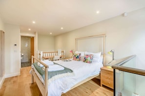 The Trinity Bedroom - StayCotswold