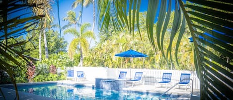 heated pool, only shared with 6 cottages