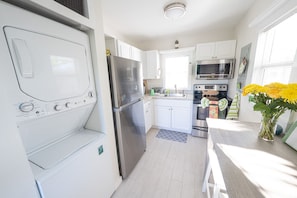 Full kitchen
