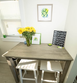 Kitchen dining