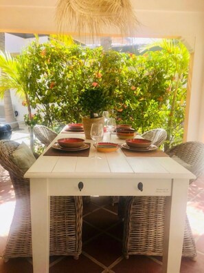 Outdoor dining