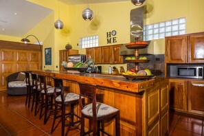 Kitchen Bar