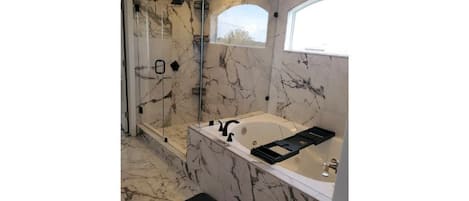 Gorgeous Master Bathroom Marble Jacuzzi Bathtub & Walk in Shower