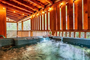 Bain à remous extérieur
